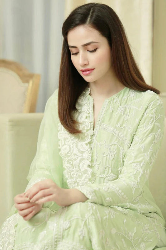 BAREEZE- 3PC LAWN EMBROIDERED AP-S03